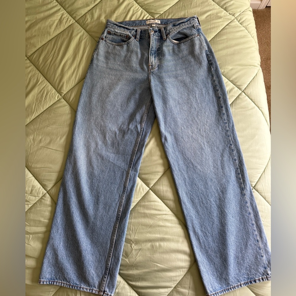 Abercrombie & Fitch Curve Love Mid Rise Slouchy Jean